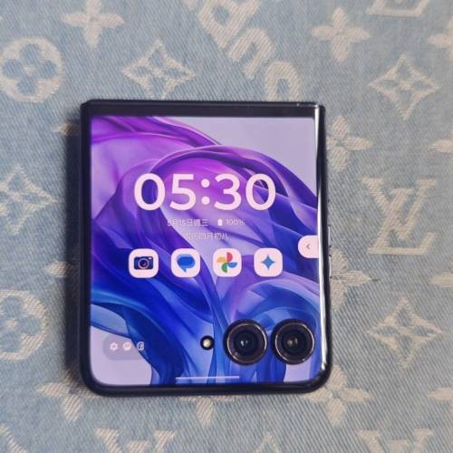 Motorola Razr 50 ultra 12+512GB 5G 很新淨