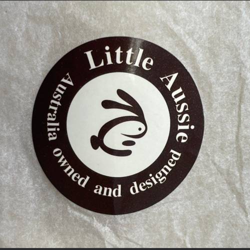 澳洲製造LITTLE AUSSIE《小澳洲人》品牌的羊絨圍巾，規格190x70 cm，100%全新。自用...