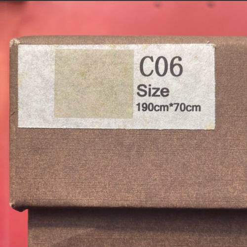 澳洲製造LITTLE AUSSIE《小澳洲人》品牌的羊絨圍巾，規格190x70 cm，100%全新。自用...