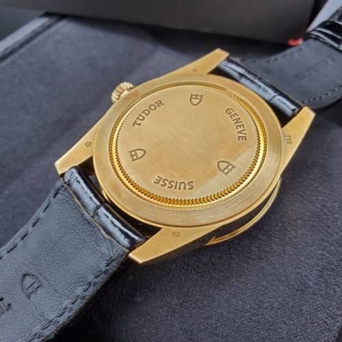 Brand New Tudor Glamour Date (黑色鑽石字面)