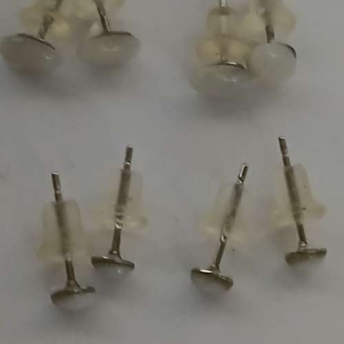 一手六對澳州天然蛋白石opal 铜針耳環，清理存貨共售180元，單買2,3粒原石已值回此...
