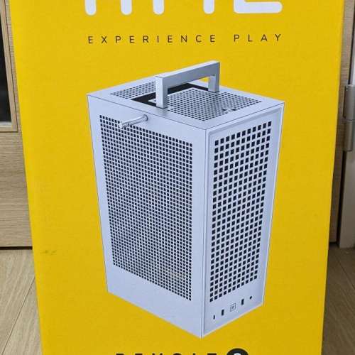 HYTE Revolt 3 Mini-ITX SFF 直立式機箱(黑色)