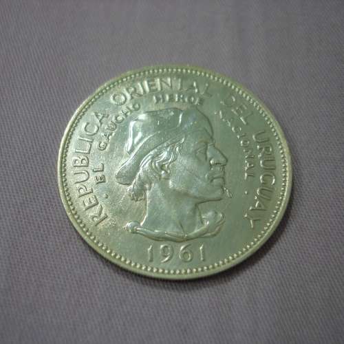 烏拉圭 1961 年發行反抗西班牙革命 150 週年紀念版 10 披索銀幣