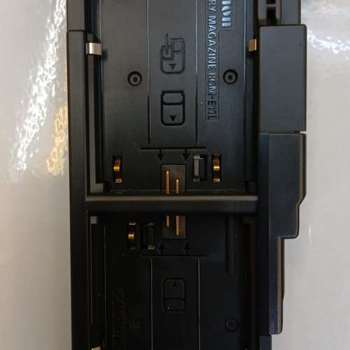 全新Canon BGM-11L Battery Magazine for BG-E11 Battery Grip
