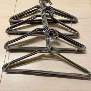 (灰色 ) 成人衣架 , (grey ) adult hanger $30/40 pcs