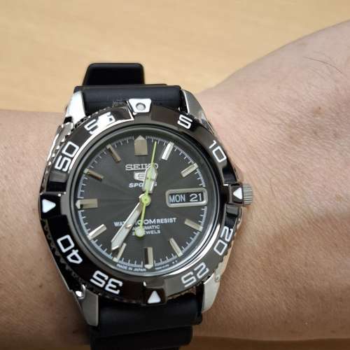 日本製做 Seiko 5 Sport 100M防水手錶