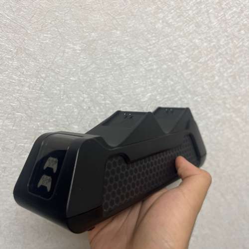 xbox series s（主機）（兩個美版手掣）（一個無線充）
