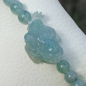 💝緬甸天然A貨冰~冰糯晴水綠翡翠金蟾手串
  （可代做香港玉石鑒定証書）
❤25.5mm*...