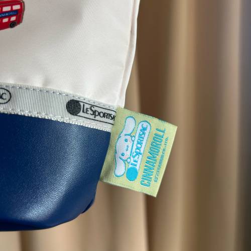 LeSportsac玉桂狗手挽斜孭袋