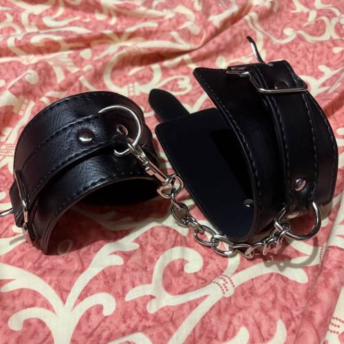 情趣手拷 adjustable handcuffs