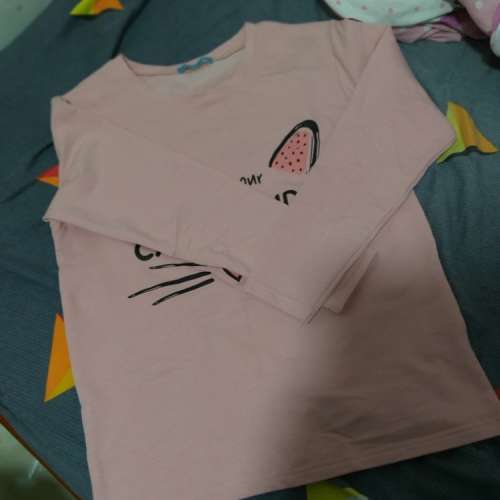 全新 舒服料上衣 長56x寬88cm(包郵寄)