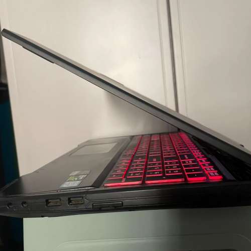 Intel&reg; Core&trade; i7 6700電競筆記本電腦，頂配 16G ddr4 記憶體，samsung 870 evo 2...