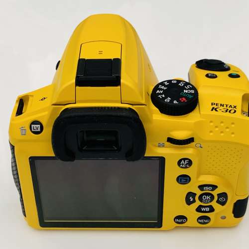 Pentax K-30 Yellow silky