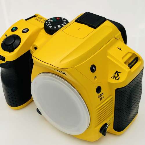 Pentax K-30 Yellow silky