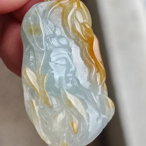 💝緬甸天然A貨冰糯特色翡翠佛牌
  （可代做香港玉石鑒定証書）
❤18K金釦
❤37.7mm...