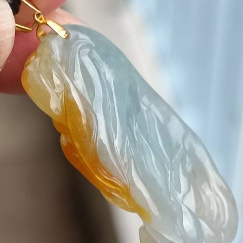 💝緬甸天然A貨冰糯特色翡翠佛牌
  （可代做香港玉石鑒定証書）
❤18K金釦
❤37.7mm...