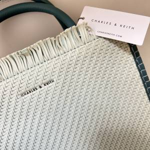 Charles & Keith 湖水綠女裝袋