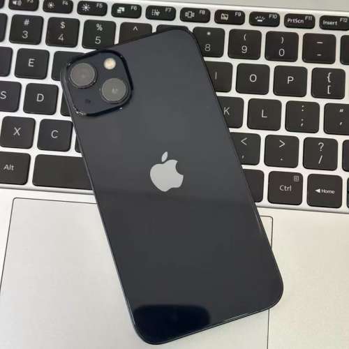 iPhone 13 512G 黑色 電池效能86 %，換機放售，已貼上原裝鋼化Mon及贈送全新手機套。