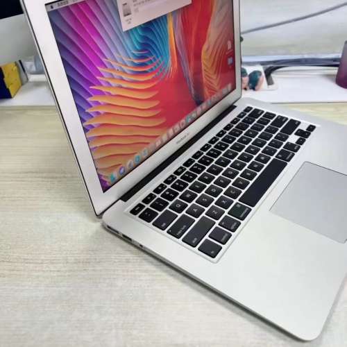 13寸 macbook Air i7高配筆記本電腦，8GB記憶體 256G固態SSD硬盤，超高性價比輕薄筆...