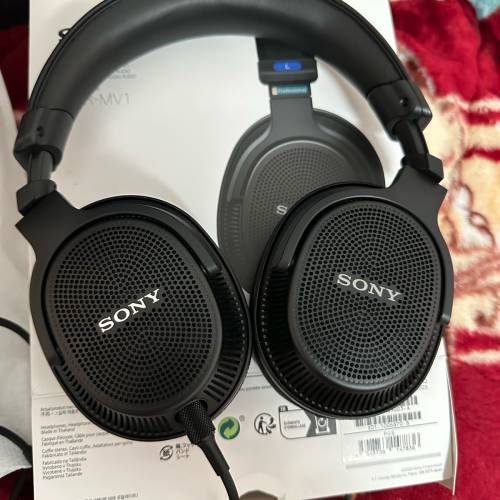 SONY MDR MV1