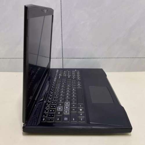 i7 6700 剪片高階筆記本，16G 記憶體，2TB Samsung 固態，機器成色好  15.6大屏 19...