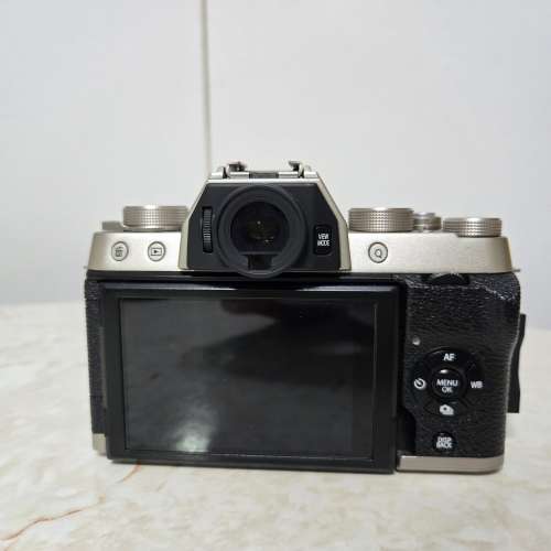 Fujifilm X-T100 Body 香檳金色 連 XC 15-45mm f3.5-6.5 OIS PZ