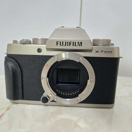 Fujifilm X-T100 Body 香檳金色 連 XC 15-45mm f3.5-6.5 OIS PZ