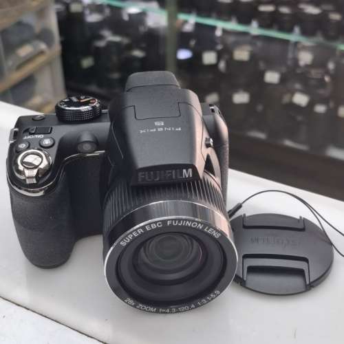 FUJIFILM FINEPIX S3400 CCD 24-672MM 95% NEW