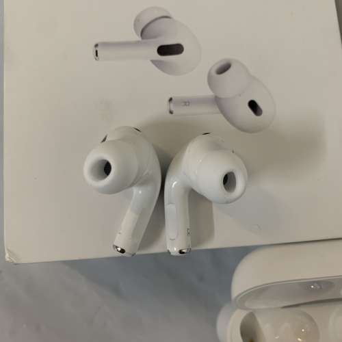 99%New Apple AirPods Pro 2 MagSafe Case (USB-C) MTJV3 Care+ 31-12-2032