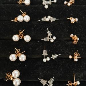 一手5對8mm,10對4mm 珠铜針耳環，清理存貨15對共售180元，no.D3.1.25