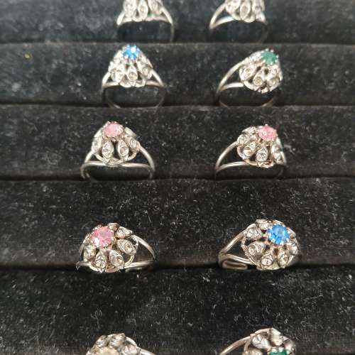 一手10 隻彩石開口戒指，亦可作diy自行添加2 mm 圍石，清理存貨10隻共售120元，no....
