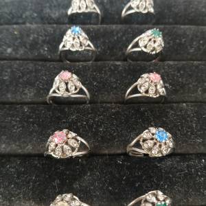 一手10 隻彩石開口戒指，亦可作diy自行添加2 mm 圍石，清理存貨10隻共售120元，no....
