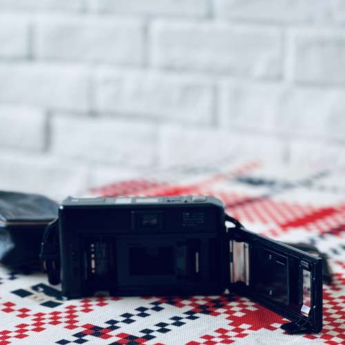 出售 national菲林相機一部，型號C-700AF,外觀85%新，入電後可著機，可調較iso,因要...