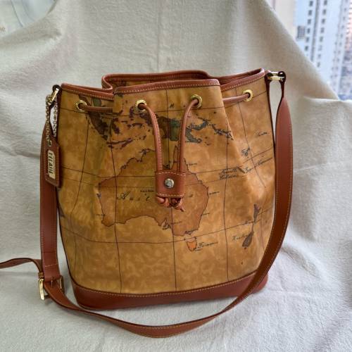 💯 Authentic Alviero Martini Geo Printed Drawstring Bucket Bag 地圖袋 水桶包