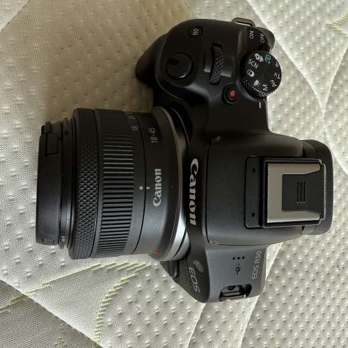 Canon R50