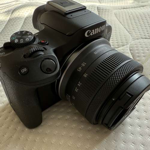 Canon R50
