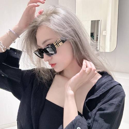Miu Miu 太陽眼鏡 Sunglasses