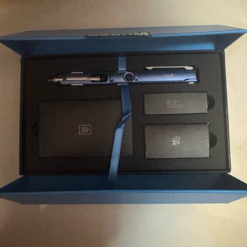 wuben LED燈藍色戰術筆