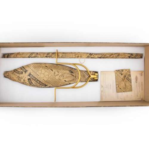 全球限量 10,000 份  編號907 包括正品金屬板 材質：桃花心木手柄、垂柳木刷毛 兩個...