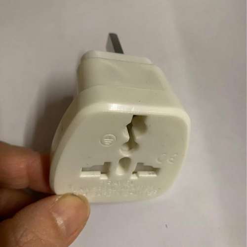 travel universal adapter with safe shutter