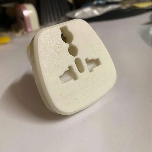 travel universal adapter with safe shutter