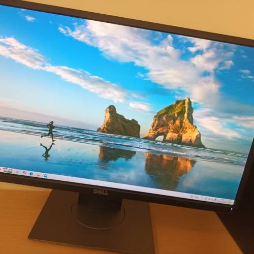 DELL 23寸濶窄框邊全高清電腦顯示器