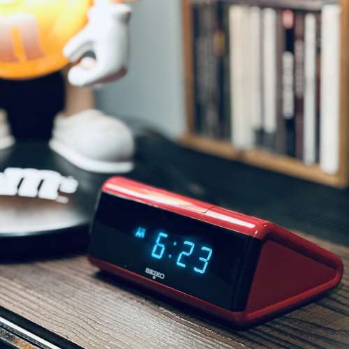 出售 昭和時期 seiko精工 電子數字鐘,日本制造,經典紅色,使用110v電壓,100%正常,款...