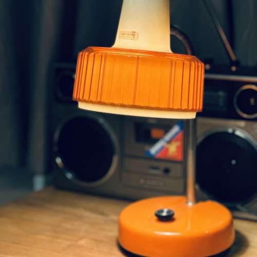 出售 昭和時期 SANYO 座枱燈一箋，100%正常，整體九成新，款式經典，有意請pm我，謝謝
