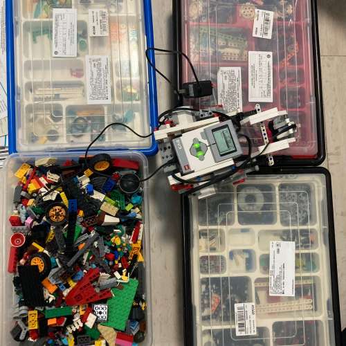 LEGO EV3 機器人核心套裝+配件套裝+WEDO2.0 套裝+滿滿一箱LEGO