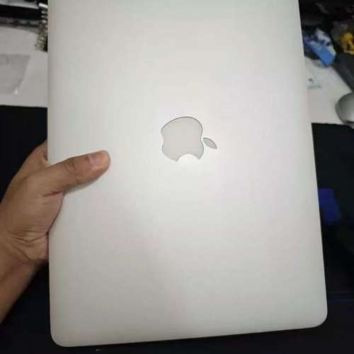 Apple MacBook Air IntelCore i7 13寸 ，8G RAM，256G SSD固態硬盤，超輕細部方便攜...
