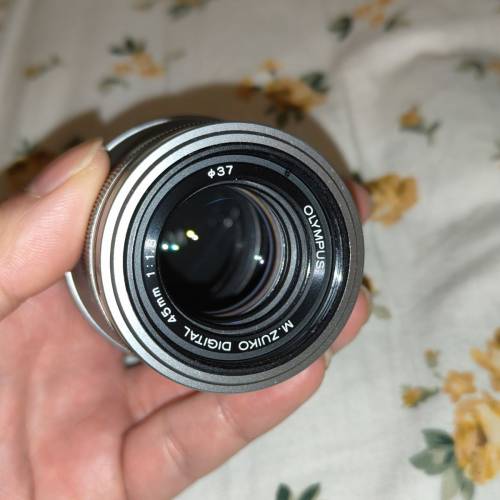 Olympus m.zuiko Digital 45mm f/

1.8 鏡頭