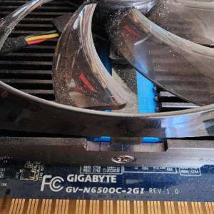 GIGABYTE  2 GB  DDR5  顯示咭 送高清線
