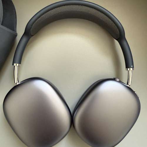 AirPods Max (lightning)