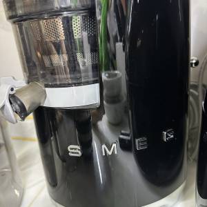 SMEG 果汁慢磨機